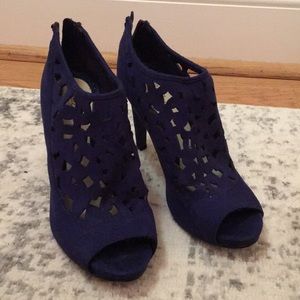 Blue Suede Shooes